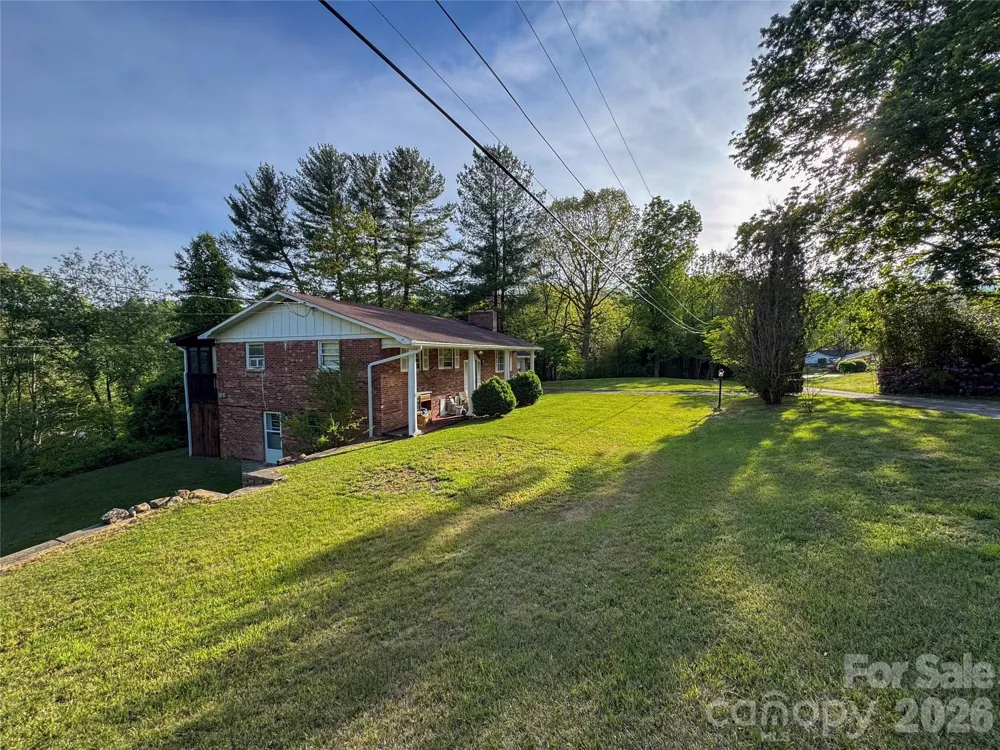70 Winchester Drive Waynesville, NC 28785