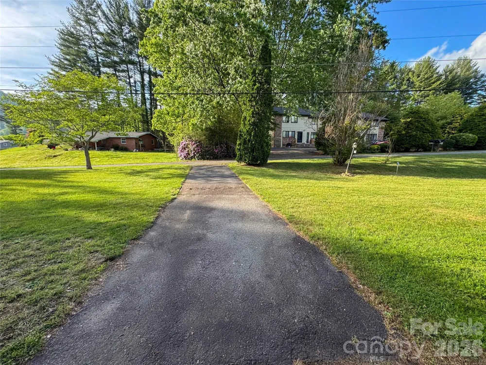 70 Winchester Drive Waynesville, NC 28785