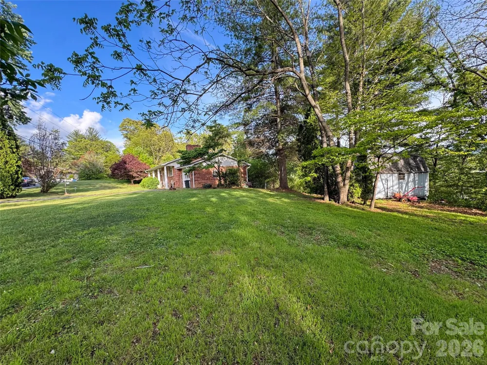 70 Winchester Drive Waynesville, NC 28785