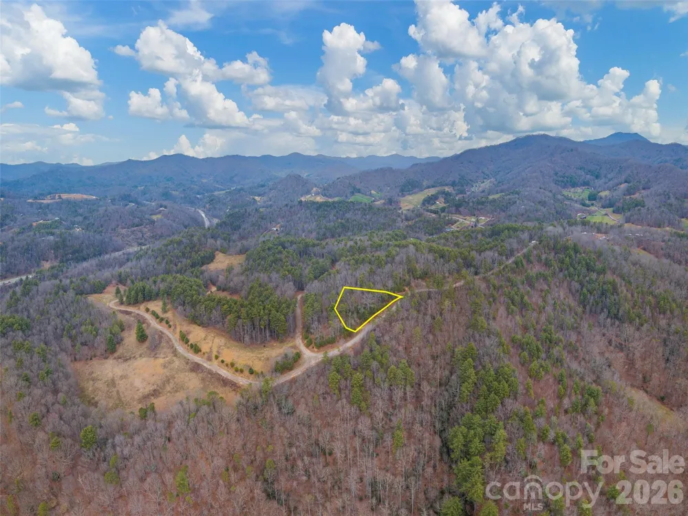 454 Dream Valley Drive Clyde, NC 28721