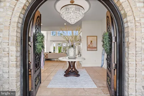 740 HAMPTON COURT
