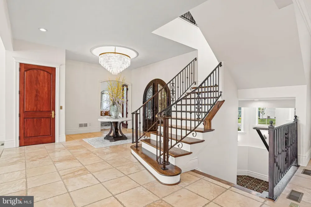 740 HAMPTON COURT Harrisburg, PA 17112