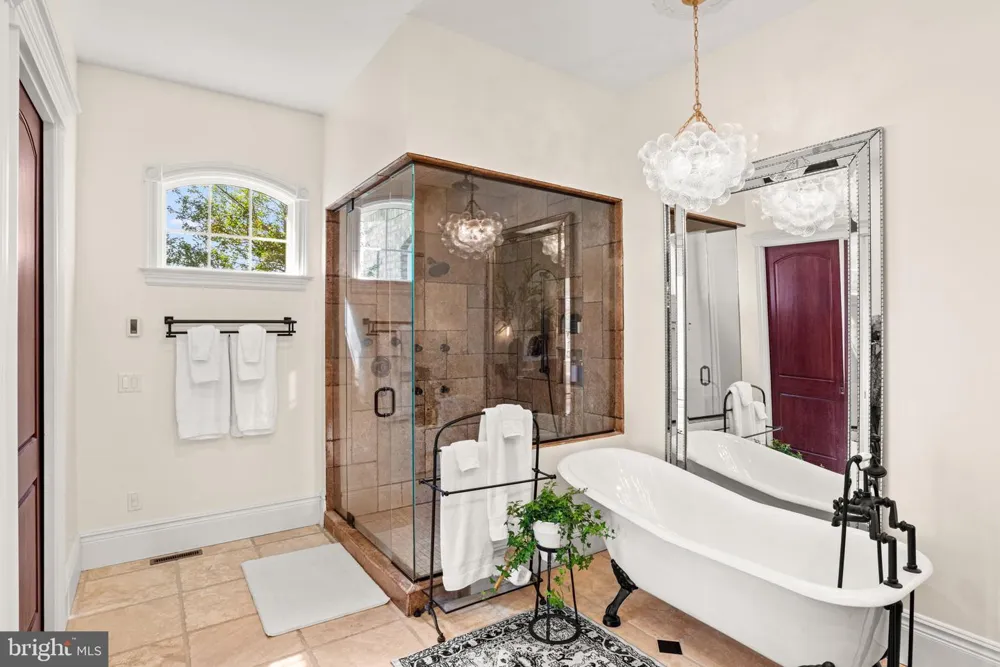 740 HAMPTON COURT Harrisburg, PA 17112