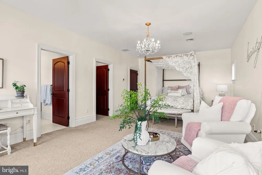 740 HAMPTON COURT Harrisburg, PA 17112