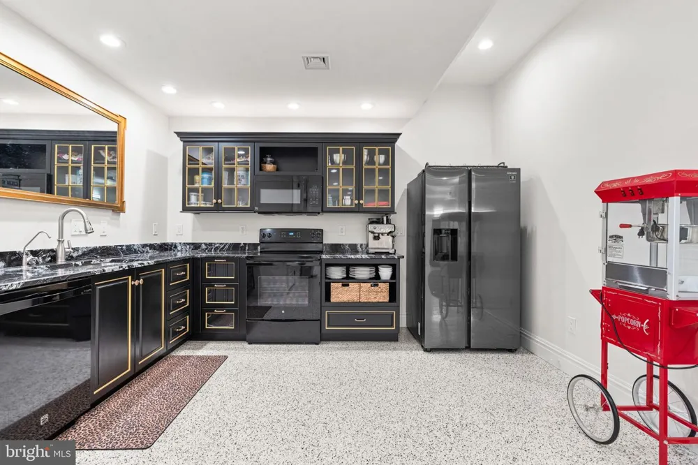 740 HAMPTON COURT Harrisburg, PA 17112