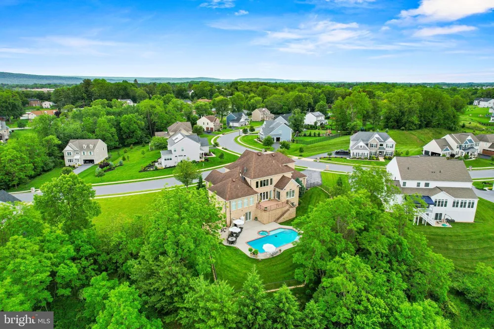 740 HAMPTON COURT Harrisburg, PA 17112