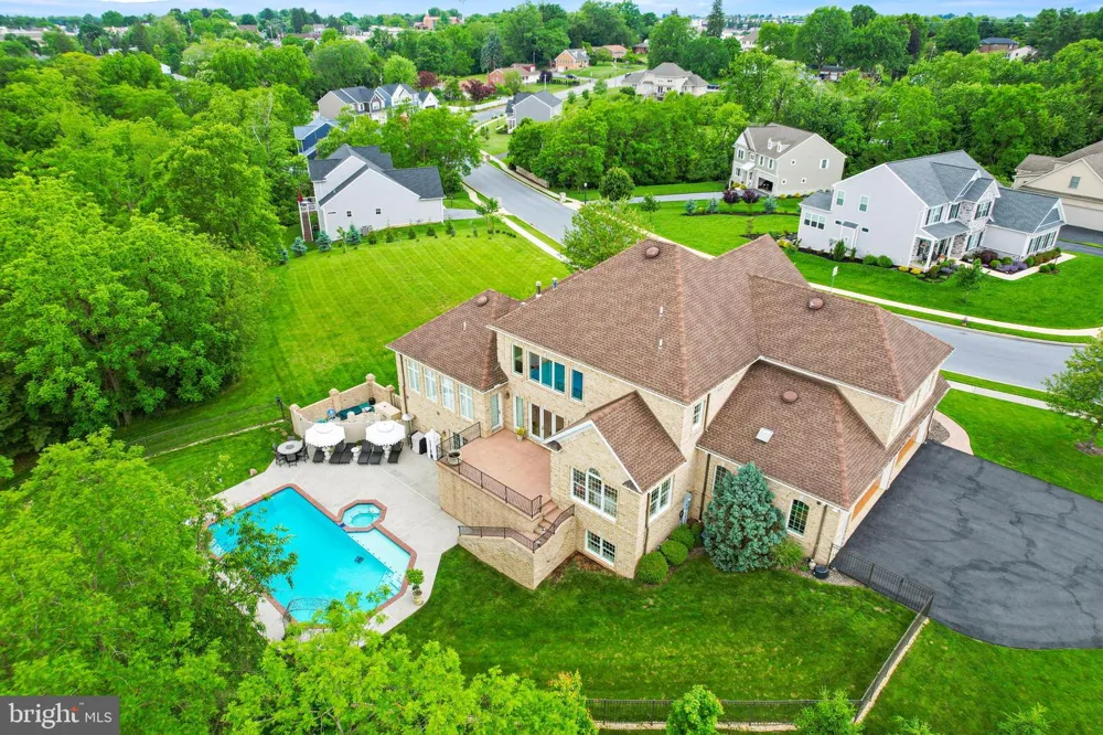 740 HAMPTON COURT Harrisburg, PA 17112