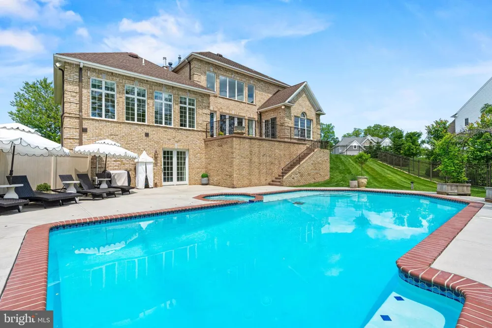 740 HAMPTON COURT Harrisburg, PA 17112
