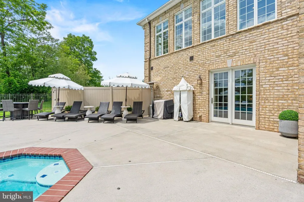 740 HAMPTON COURT Harrisburg, PA 17112