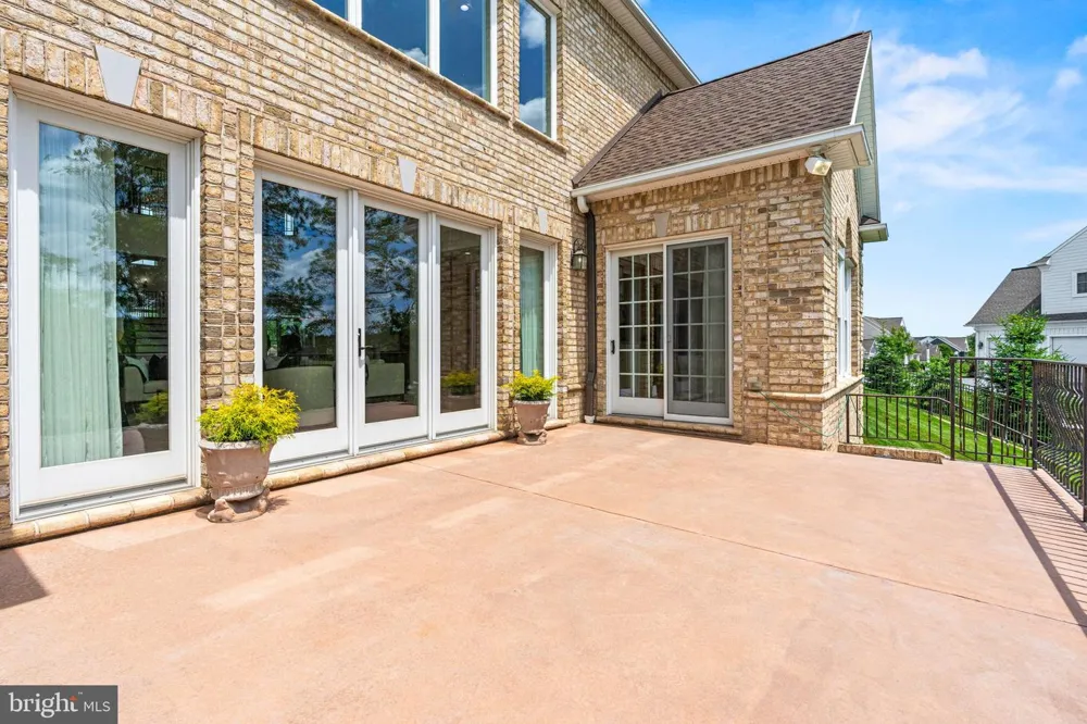 740 HAMPTON COURT Harrisburg, PA 17112