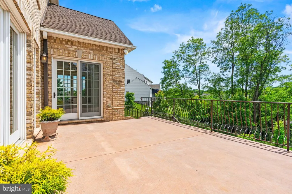 740 HAMPTON COURT Harrisburg, PA 17112
