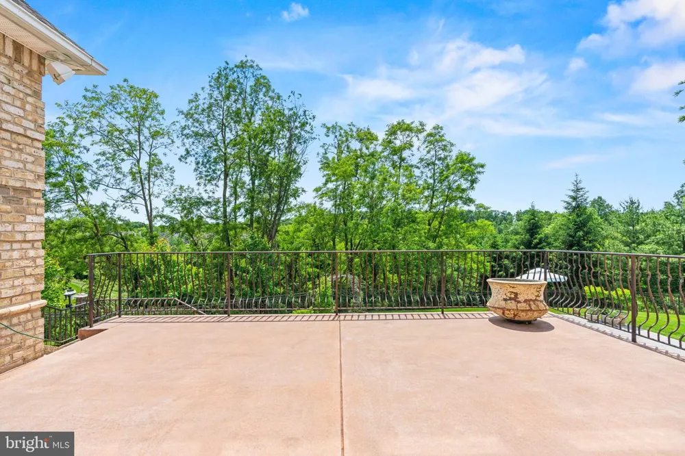 740 HAMPTON COURT Harrisburg, PA 17112