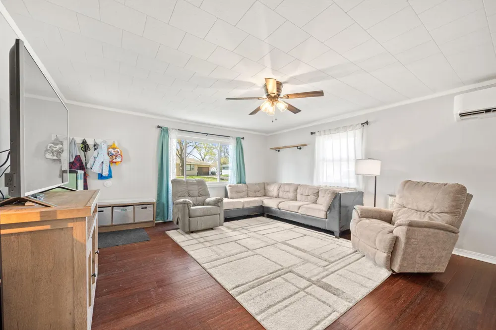 437 Linden Avenue SW Hutchinson, MN 55350