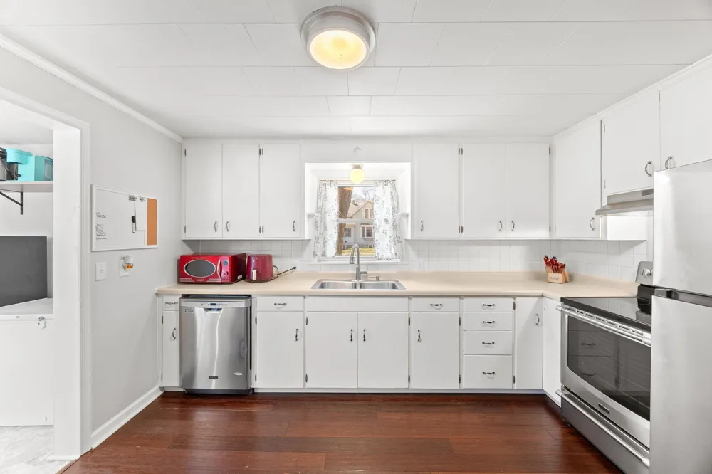 437 Linden Avenue SW Hutchinson, MN 55350