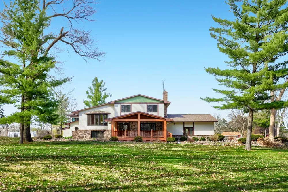 5696 170th Street Hugo, MN 55038