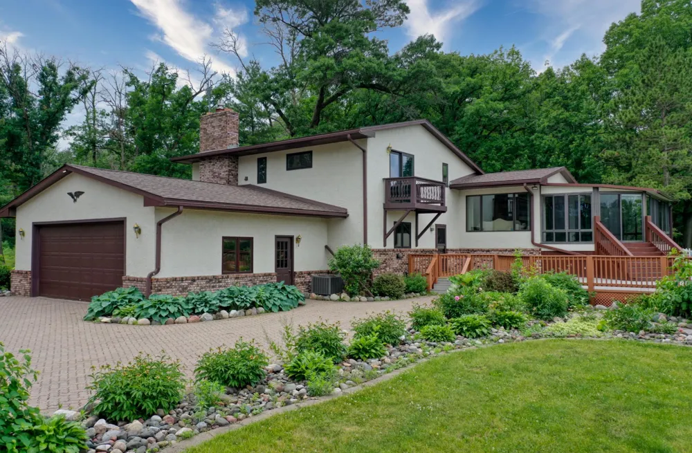 5696 170th Street Hugo, MN 55038