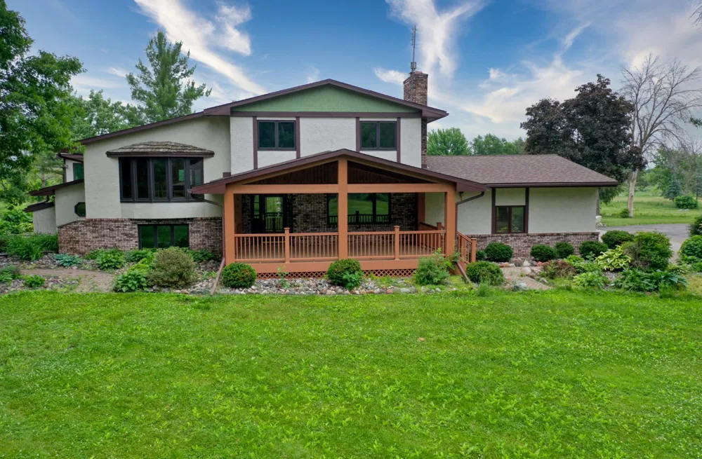 5696 170th Street Hugo, MN 55038