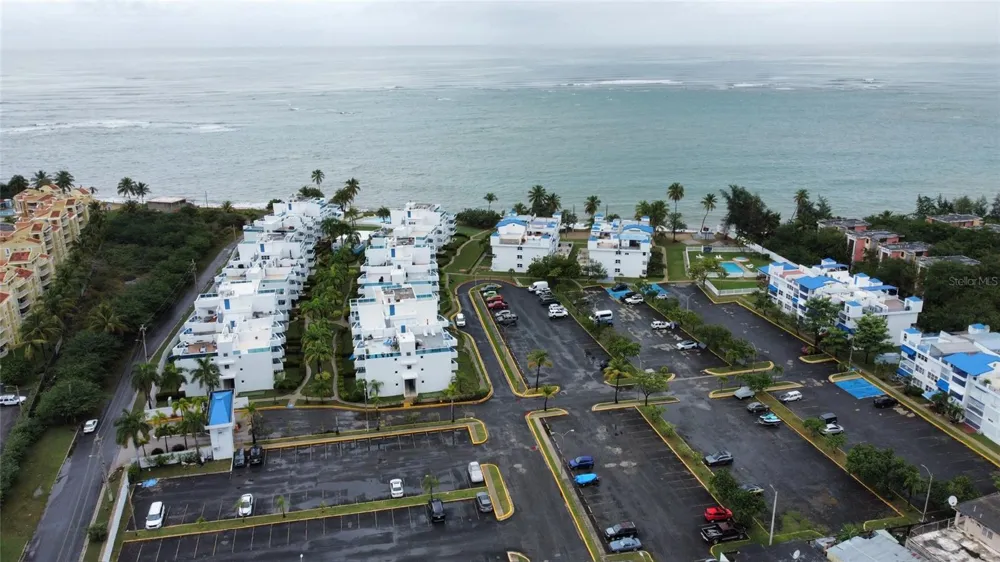 Km 7 EL CHARLIE #NE204 Loiza, PR 00772
