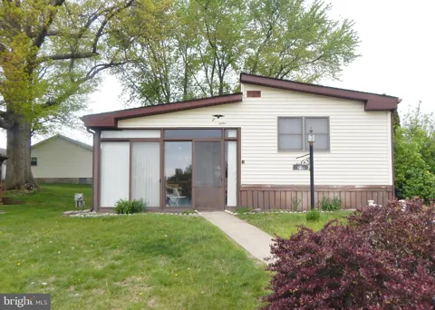 212 FOX CHASE COURT