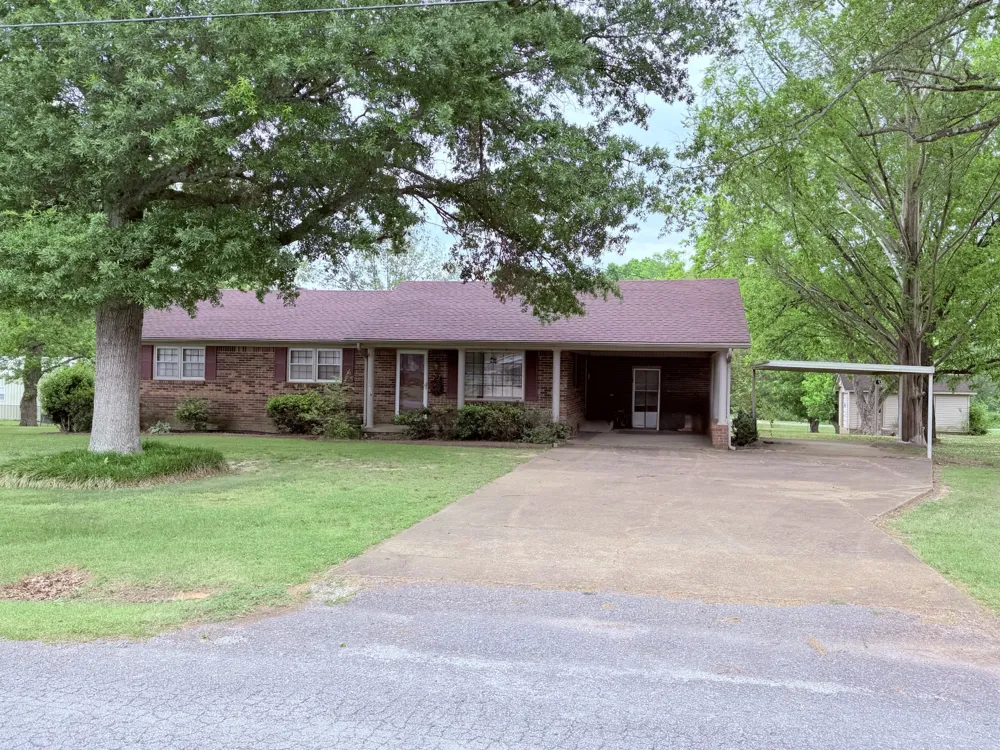360 General Forrest Dr Bruceton, TN 38317