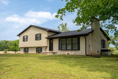 109 Old Highway 43