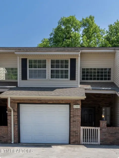 1307 Mountain Meadows Way