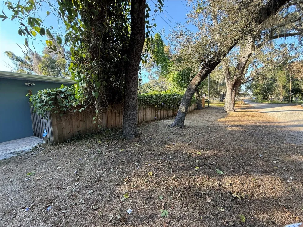 LAKESIDE DRIVE Brandon, FL 33510