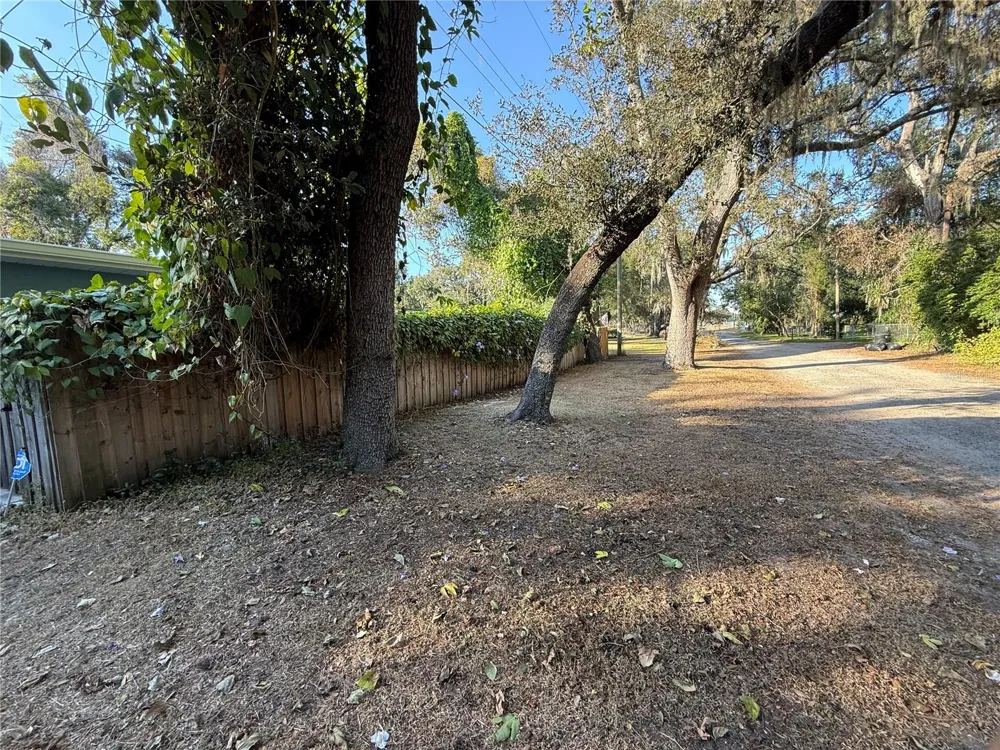 LAKESIDE DRIVE Brandon, FL 33510
