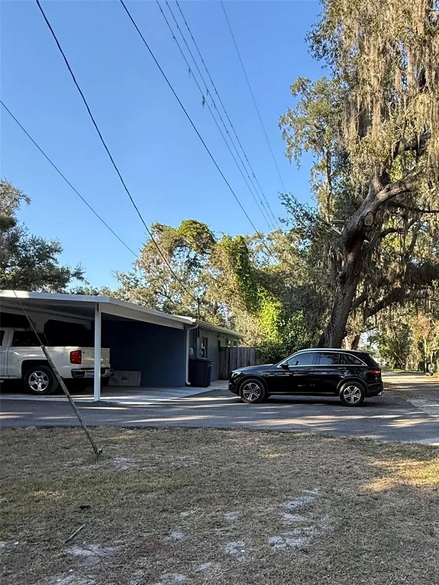 LAKESIDE DRIVE Brandon, FL 33510