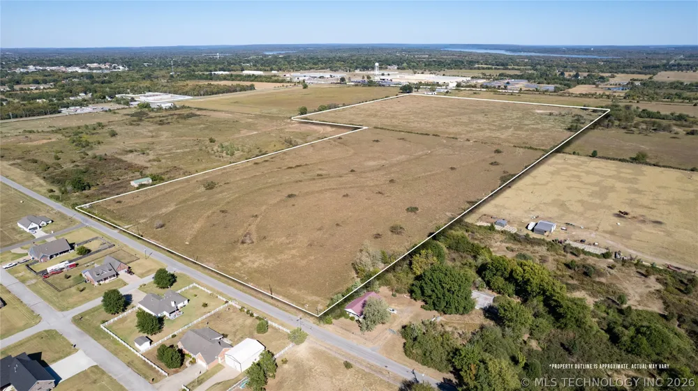 S 280 ROAD Wagoner, OK 74467