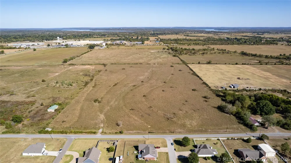 S 280 ROAD Wagoner, OK 74467