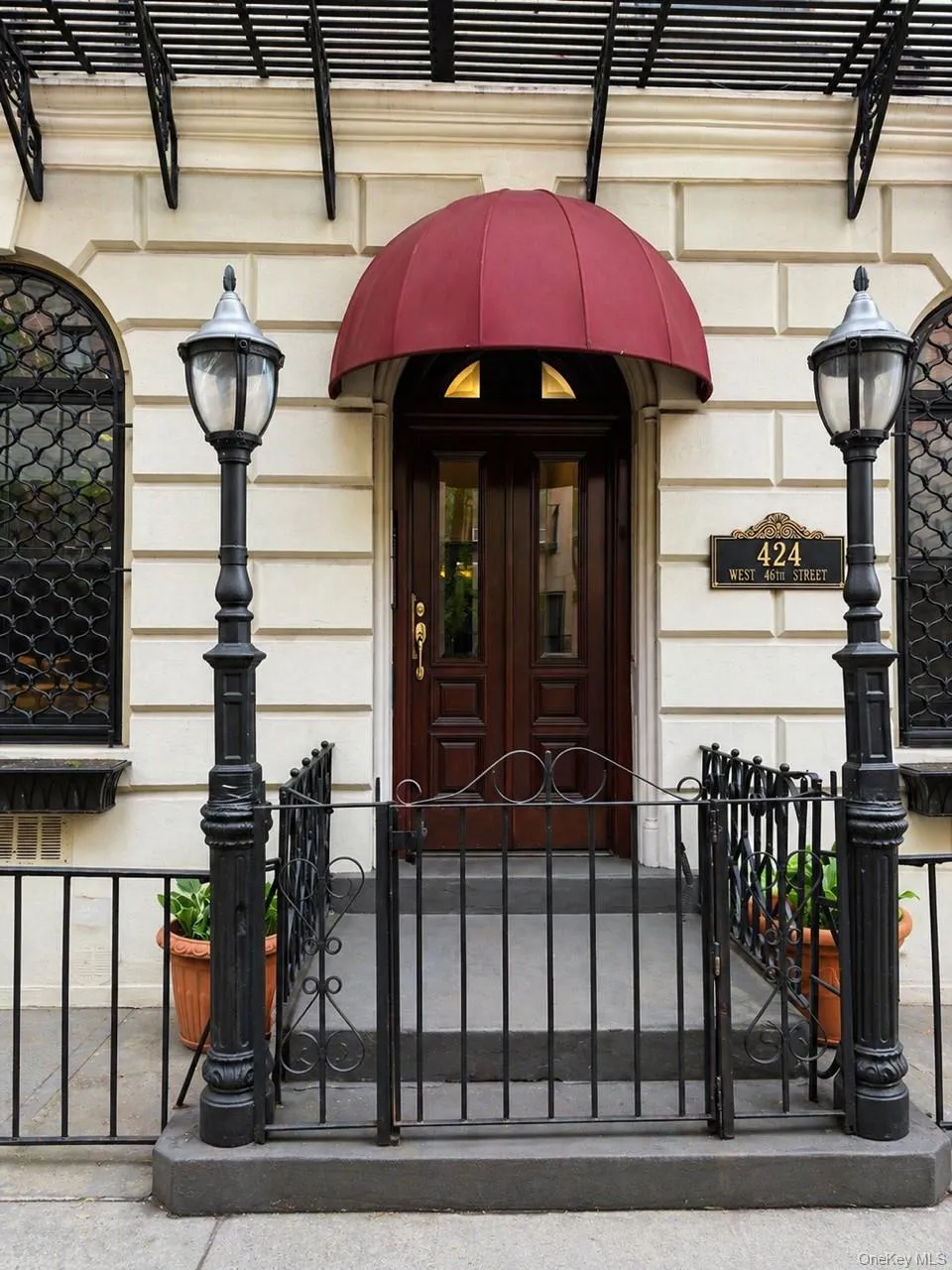 424 W 46th Street #1D New York (Manhattan), NY 10036