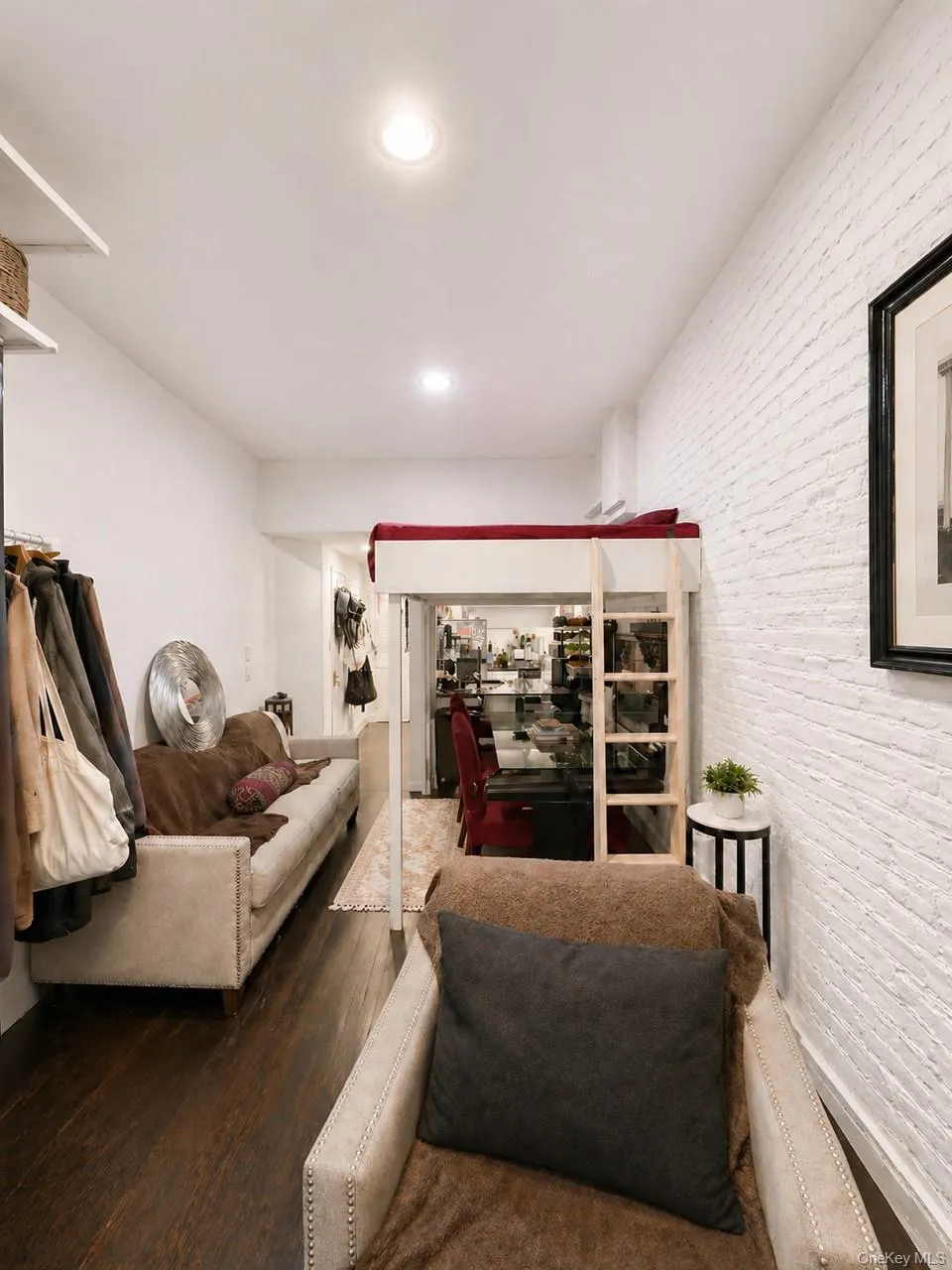 424 W 46th Street #1D New York (Manhattan), NY 10036