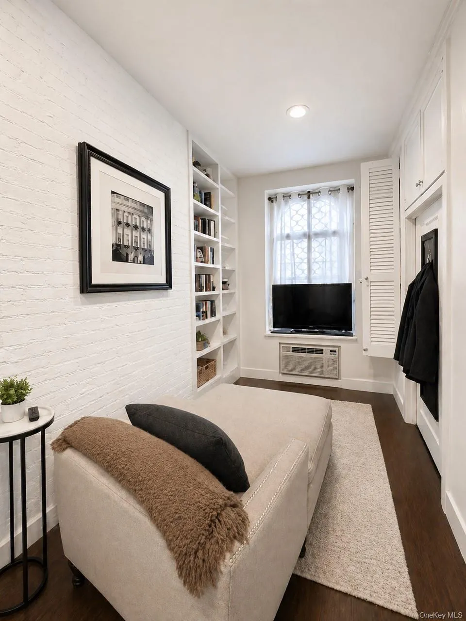 424 W 46th Street #1D New York (Manhattan), NY 10036