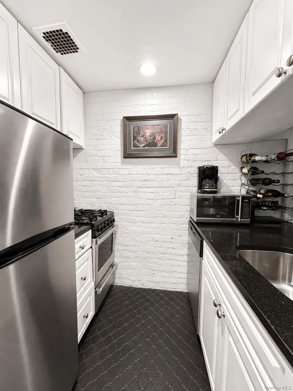 424 W 46th Street #1D New York (Manhattan), NY 10036