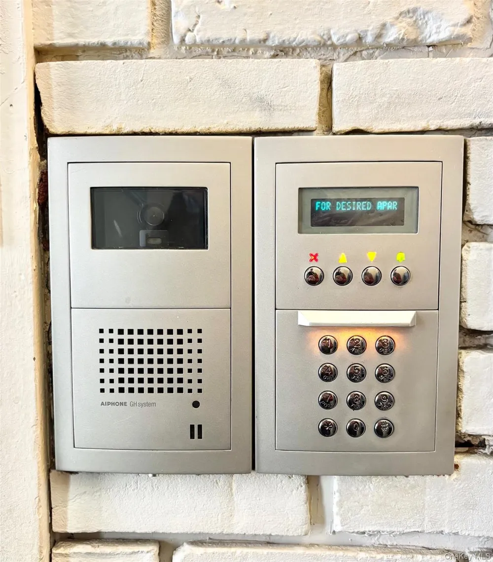 424 W 46th Street #1D New York (Manhattan), NY 10036