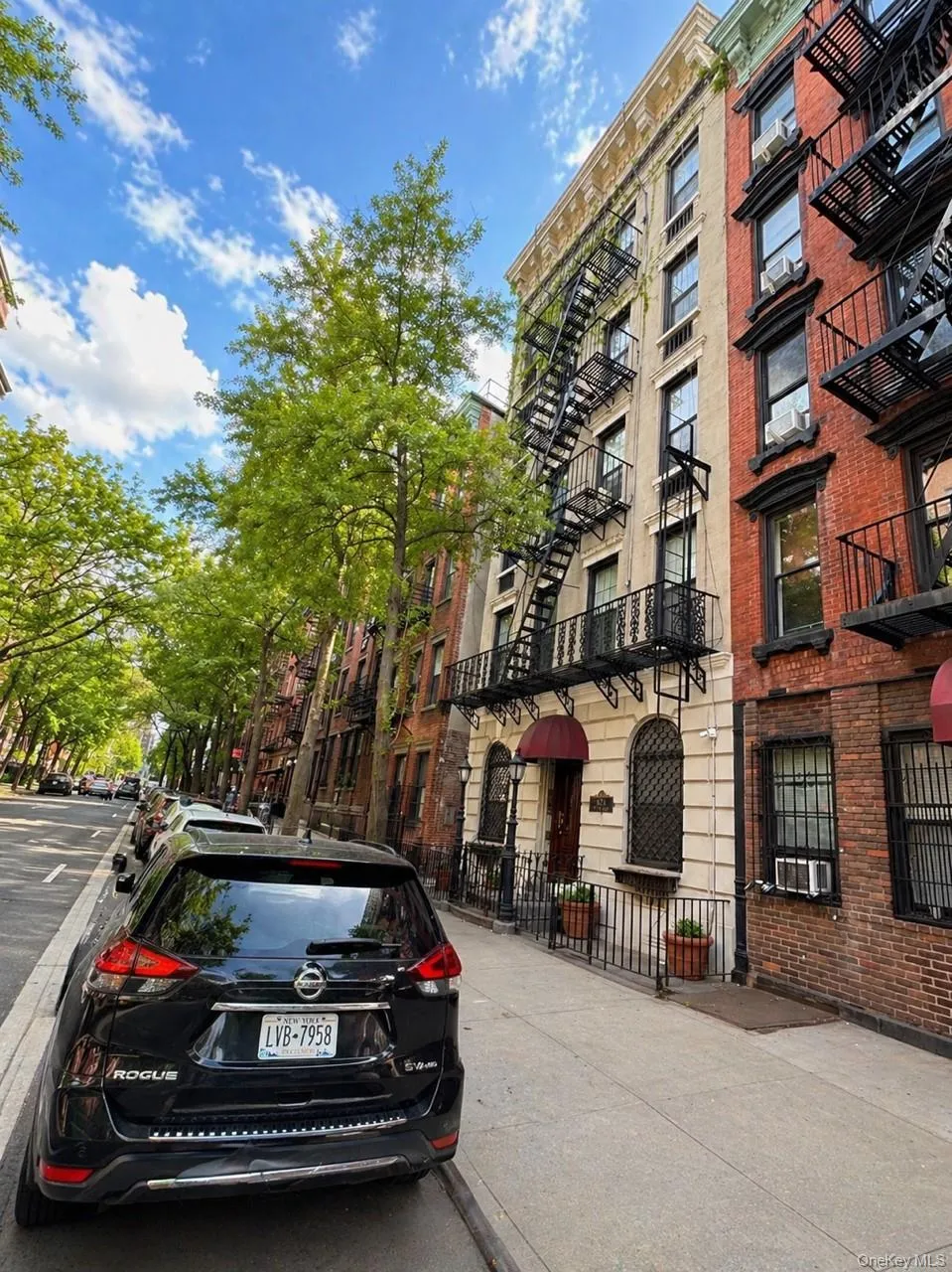 424 W 46th Street #1D New York (Manhattan), NY 10036