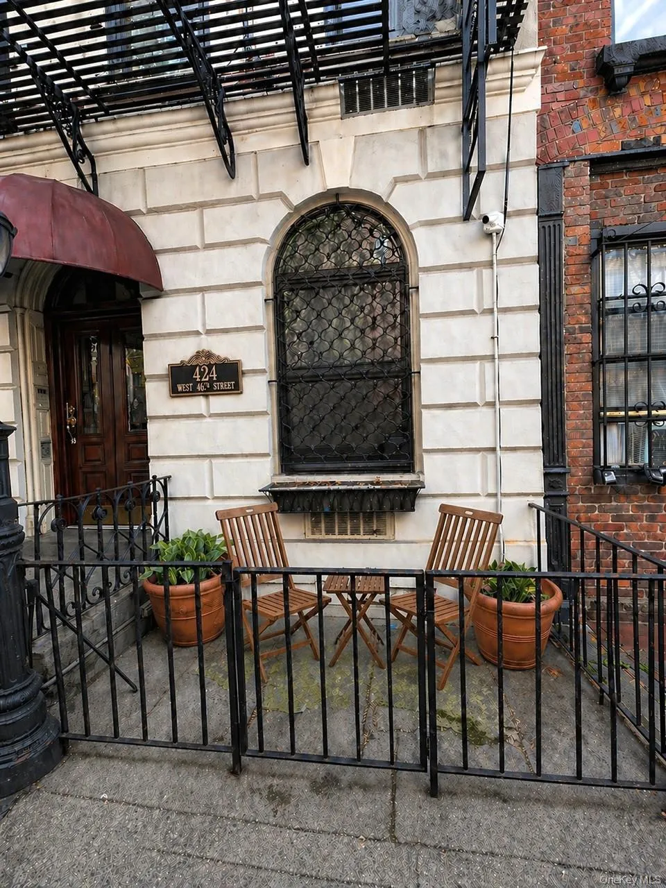 424 W 46th Street #1D New York (Manhattan), NY 10036