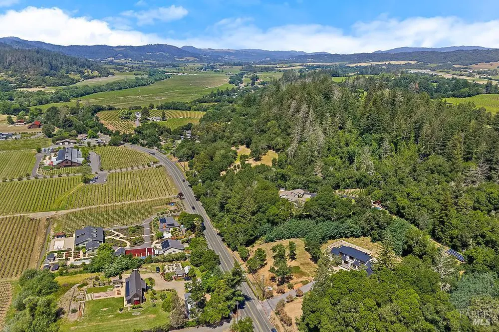 1099 Dry Creek Road Healdsburg, CA 95448