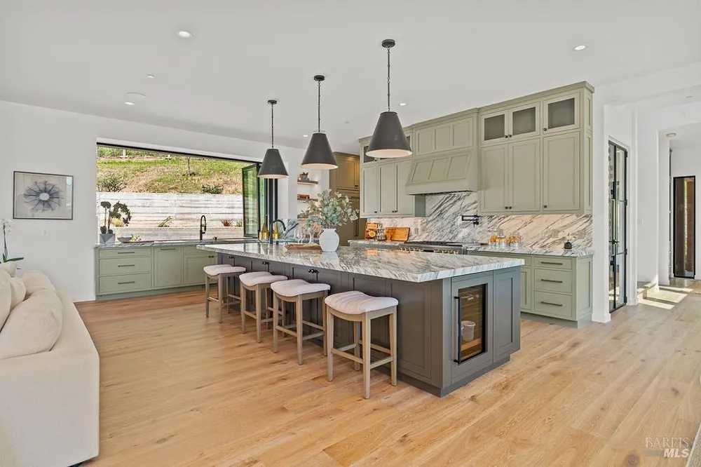 1099 Dry Creek Road Healdsburg, CA 95448