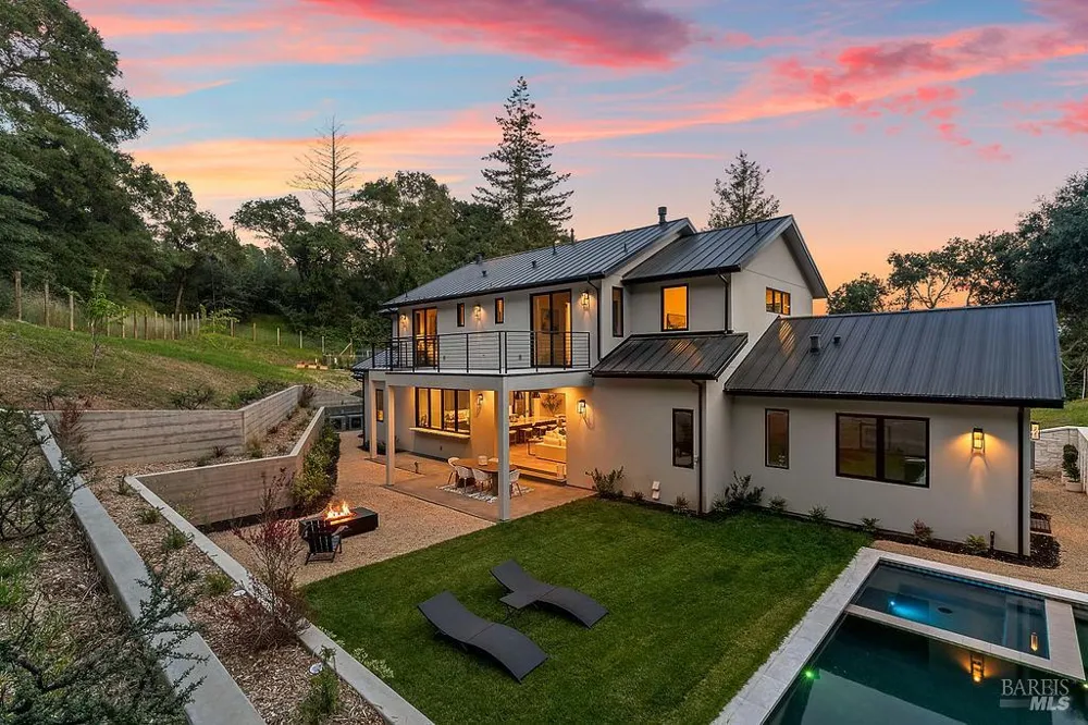 1099 Dry Creek Road Healdsburg, CA 95448