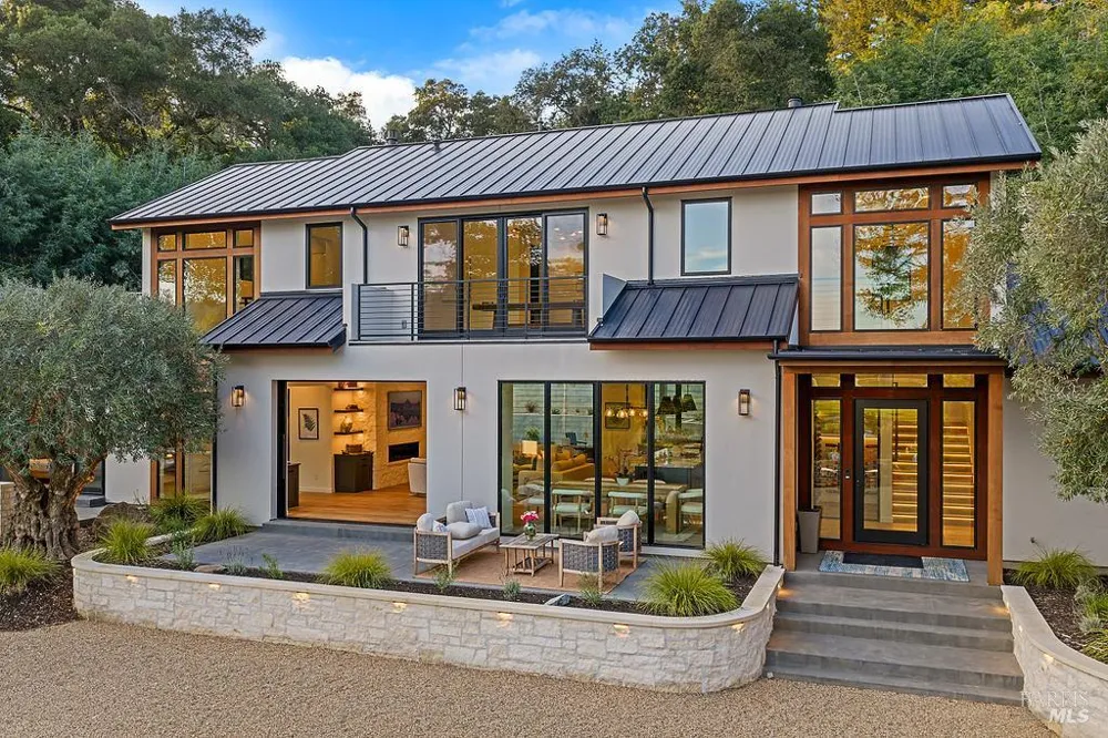 1099 Dry Creek Road Healdsburg, CA 95448
