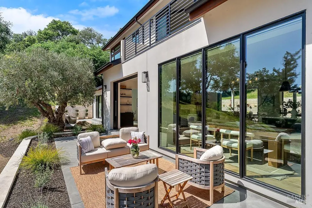 1099 Dry Creek Road Healdsburg, CA 95448