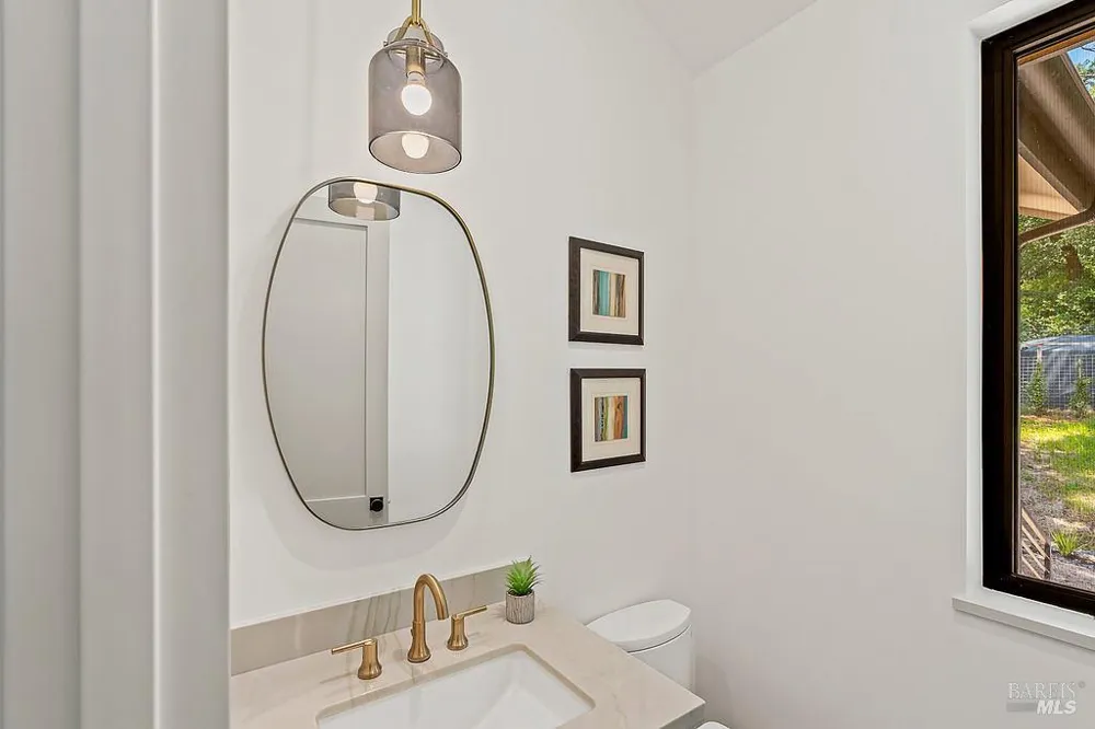 1099 Dry Creek Road Healdsburg, CA 95448