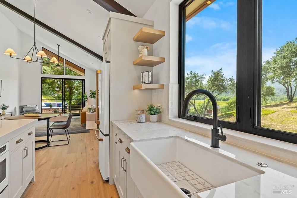 1099 Dry Creek Road Healdsburg, CA 95448
