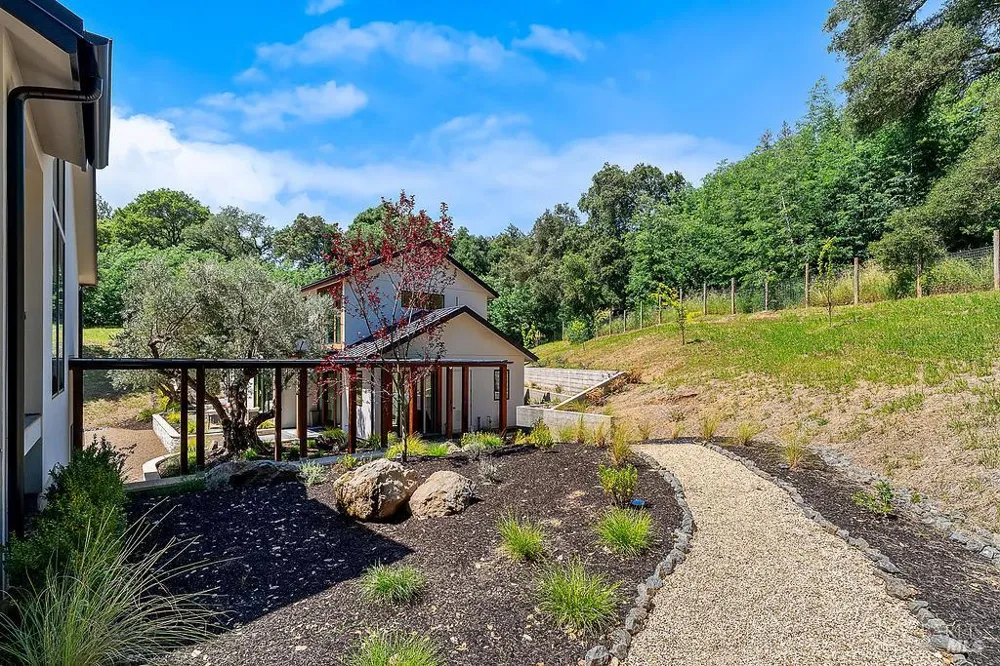 1099 Dry Creek Road Healdsburg, CA 95448