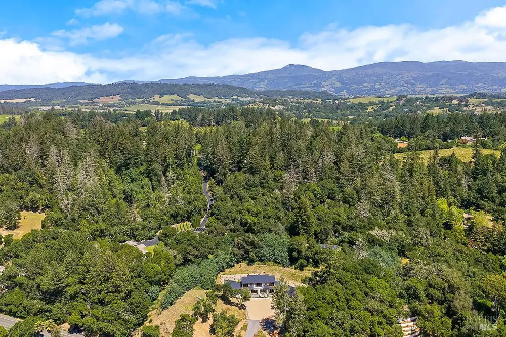 1099 Dry Creek Road Healdsburg, CA 95448