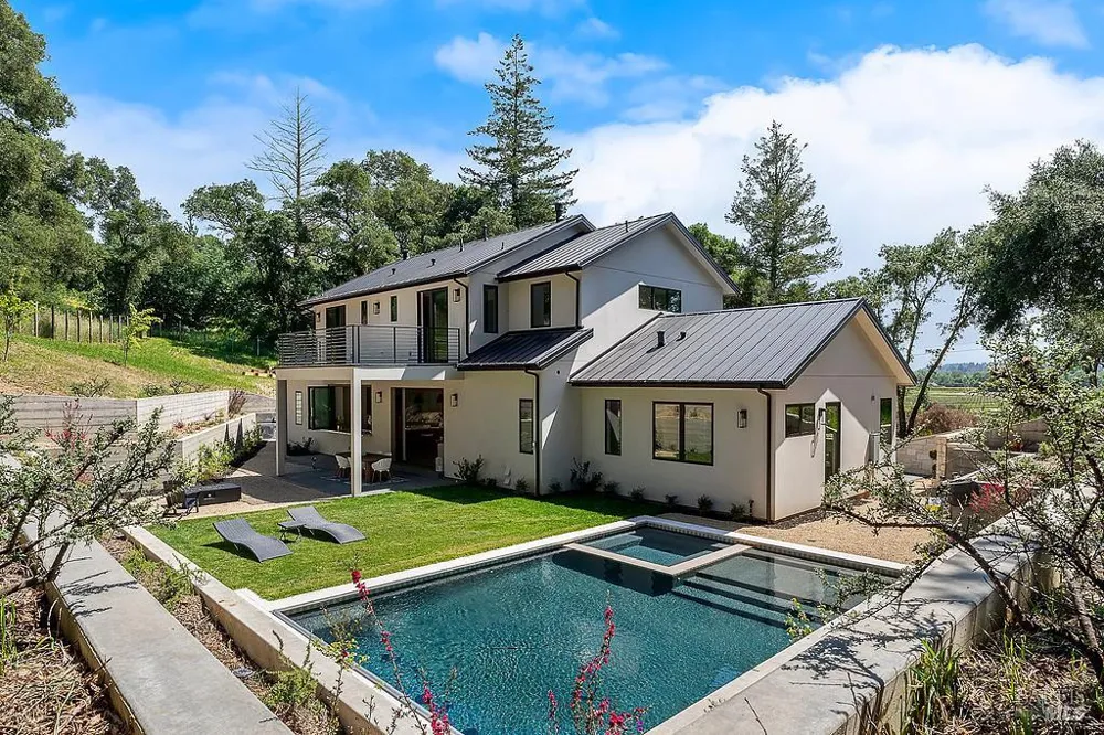 1099 Dry Creek Road Healdsburg, CA 95448