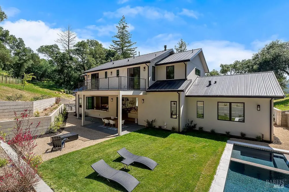 1099 Dry Creek Road Healdsburg, CA 95448