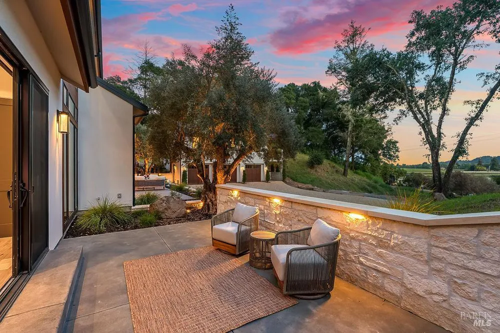 1099 Dry Creek Road Healdsburg, CA 95448